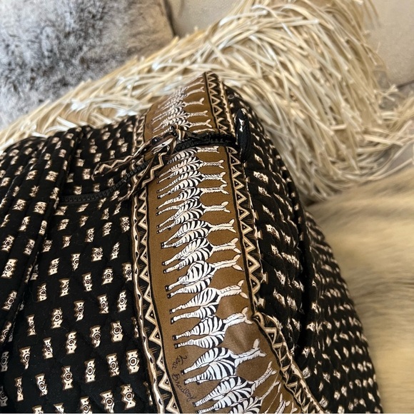 Vintage VERA BRADLEY Zebras 2001 XL Duffle Bag Black Brown Cream Travel Quilted - Picture 3 of 14